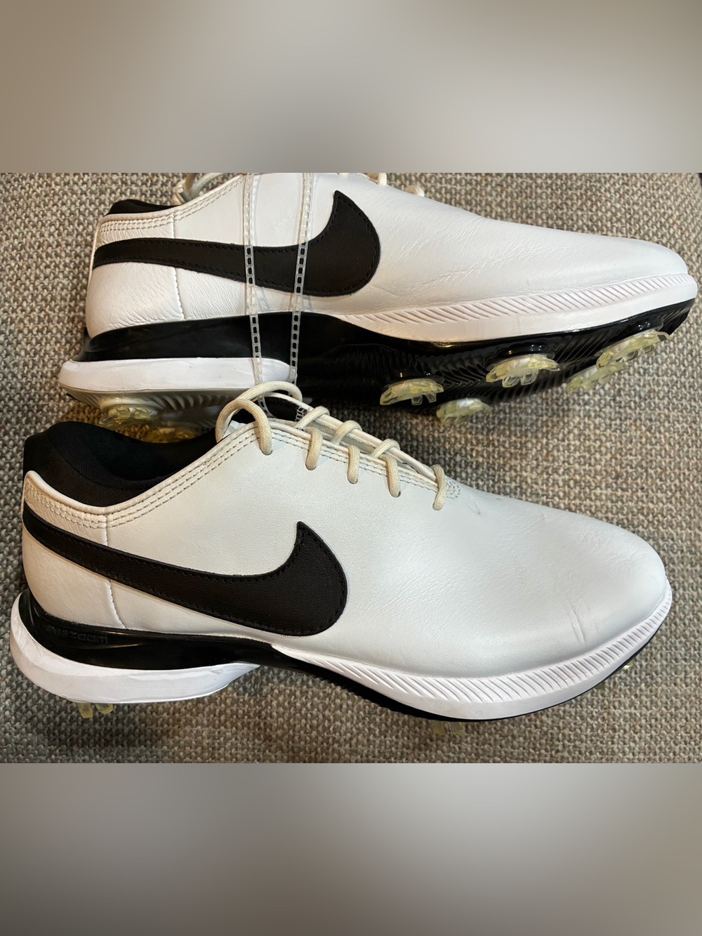 Nike Air Zoom Victory Golf Shoes/Spikes (size 6) Retails for $180